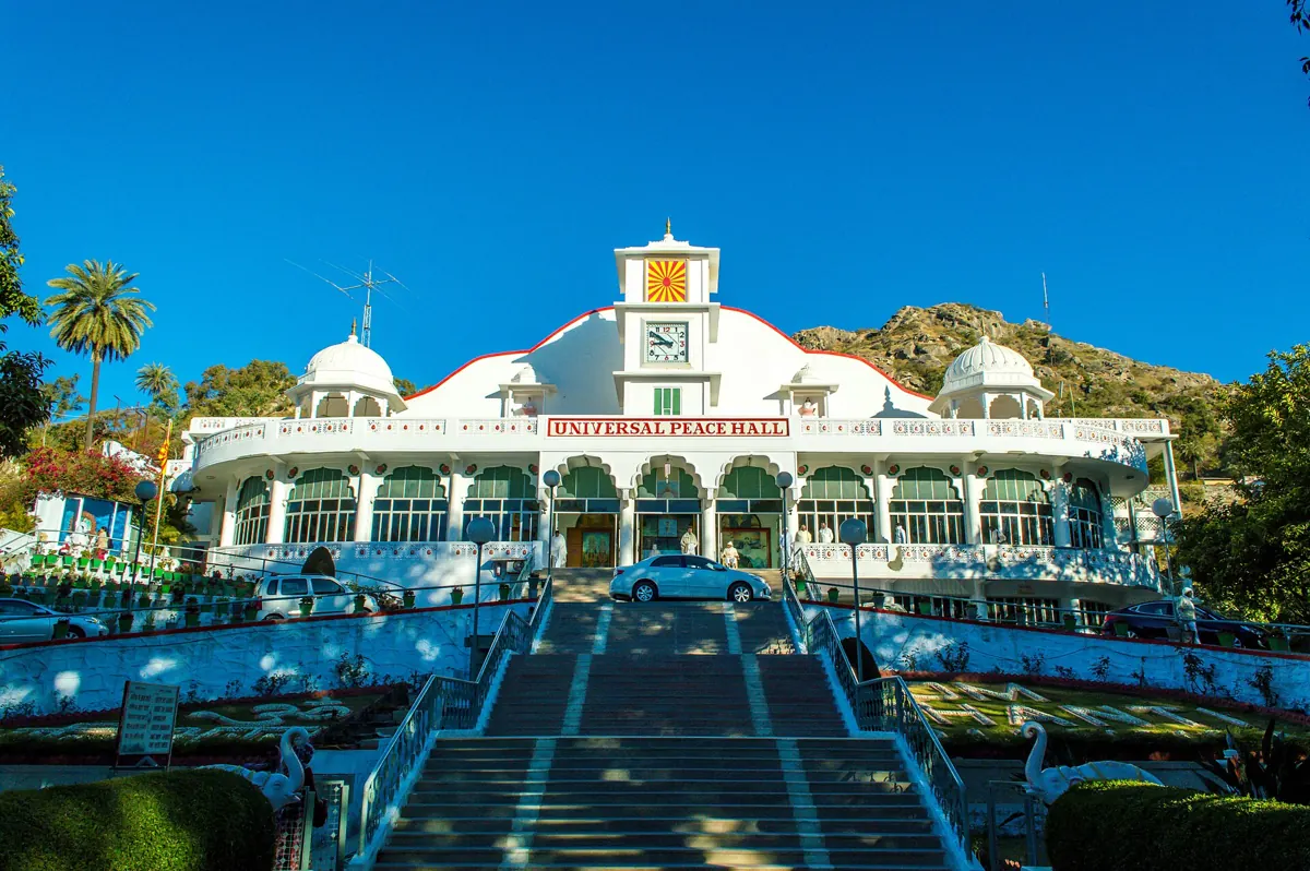 Brahma Kumaris Om Shanti Bhawan, Mount Abu (sister campus above Abu Road, not Shantivan)